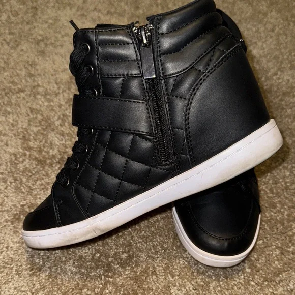 G by Guess Black and White High-Top Sneakers - Picture 6 of 8
